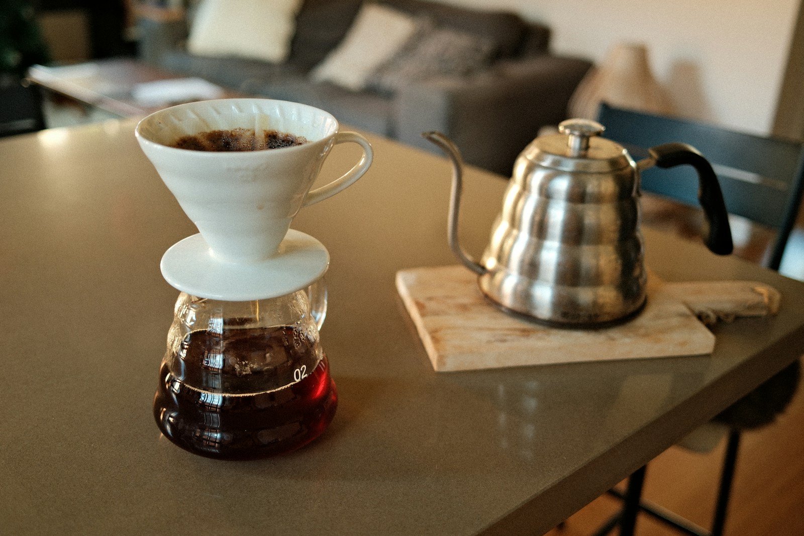 Café preparado para uma pausa em casa, imagem ilustrativa